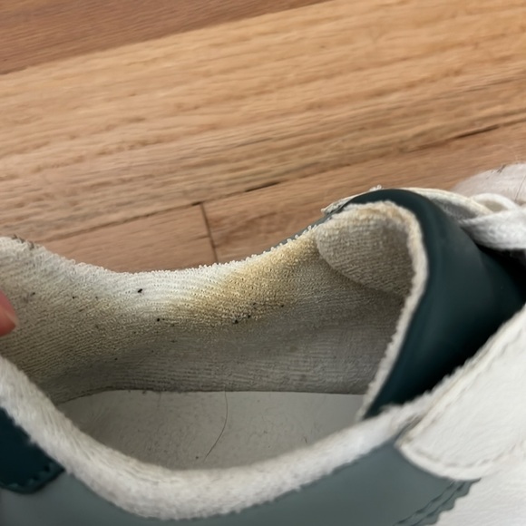 Universal thread sneaker - Picture 3 of 3